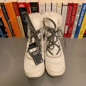 [NWT] Sorel White Winter Boots
